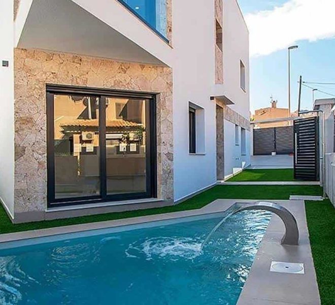 Villa à Torrevieja avec piscine et jet d'eau